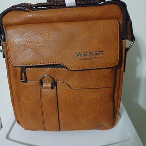 Weixier men's messenger bag in tan.